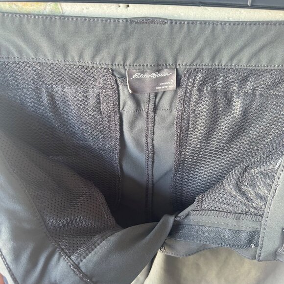 Eddie Bauer Womens Capri Ruched Hiking Pants Gray Sz 2 Stretch Travel 5 Pockets - Picture 7 of 10